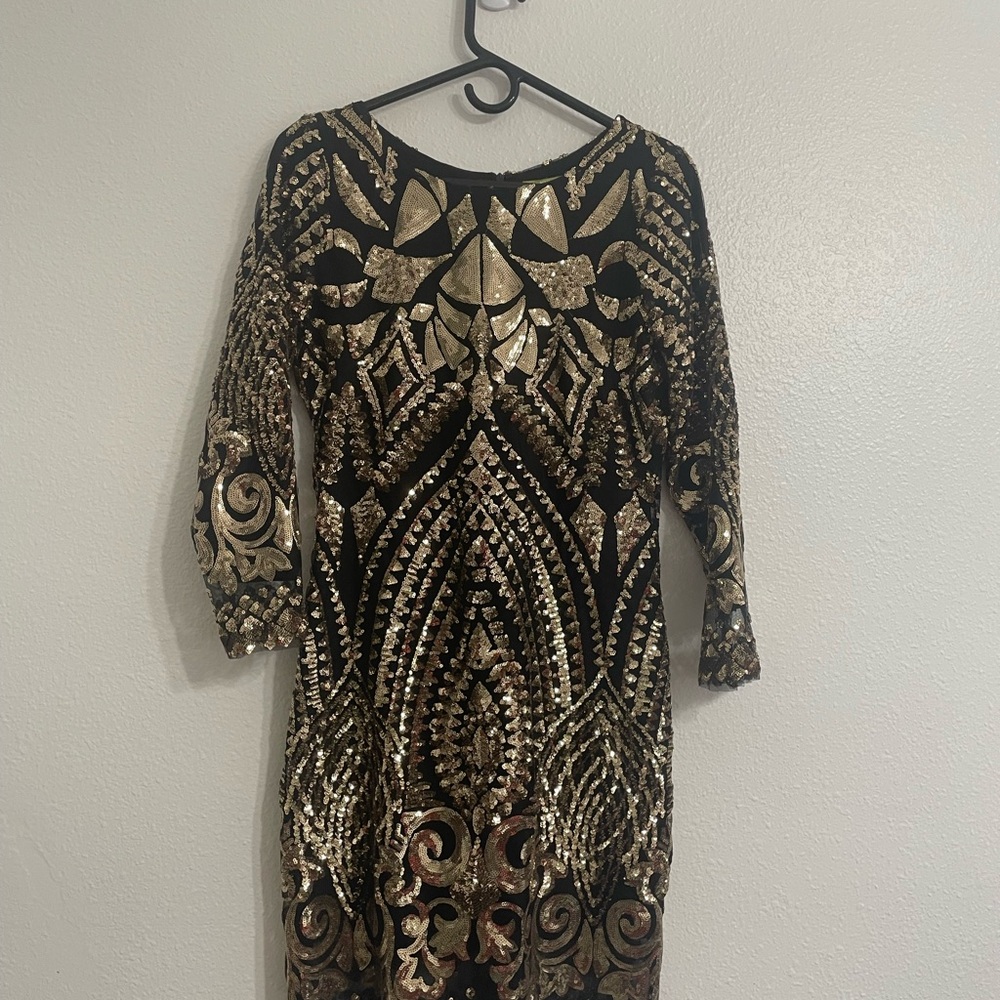 Gianni Bini Black and Gold Patterned Dress